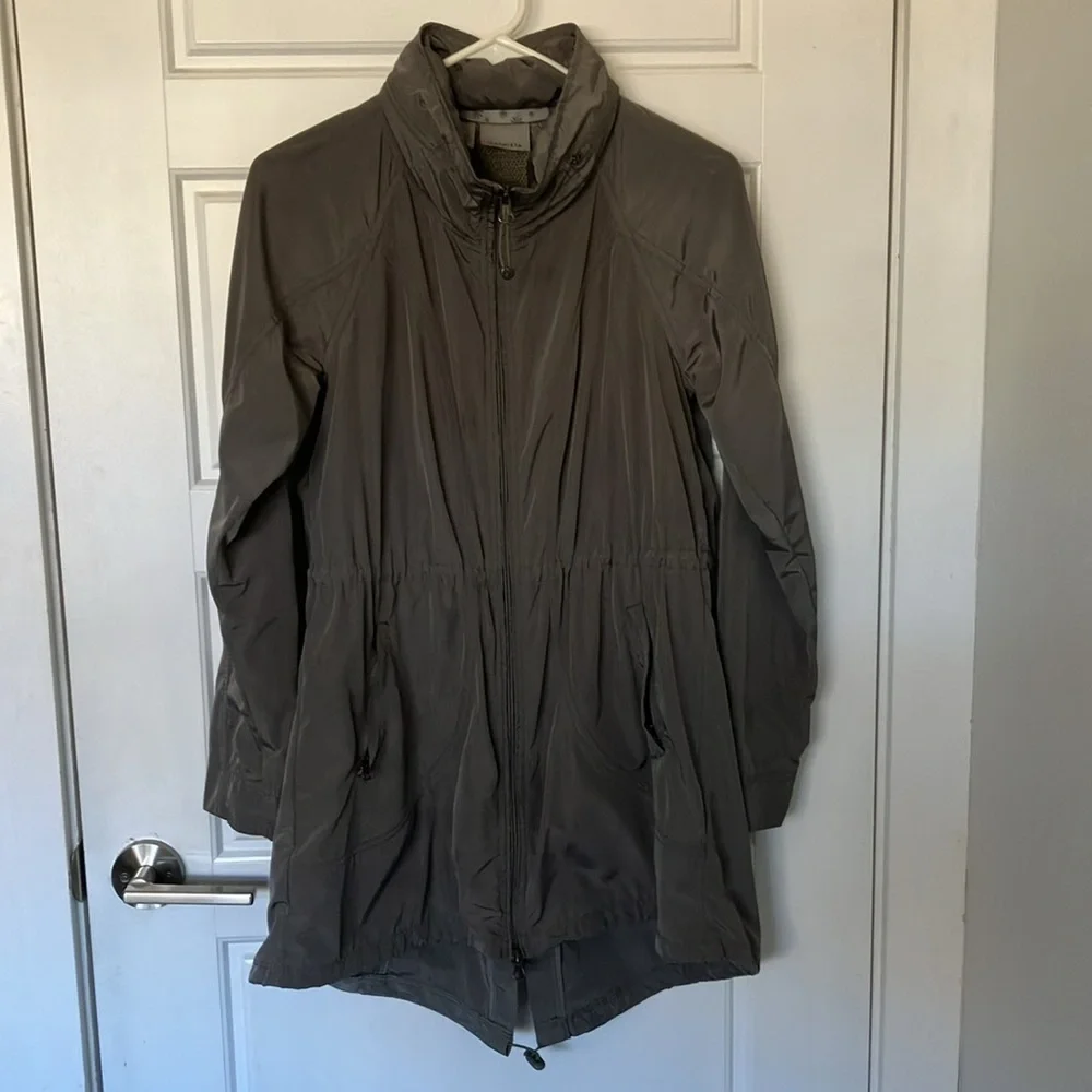 Athleta Gray Lightweight Hooded Spring Jacket LIKE NEW - Picture 4 of 8